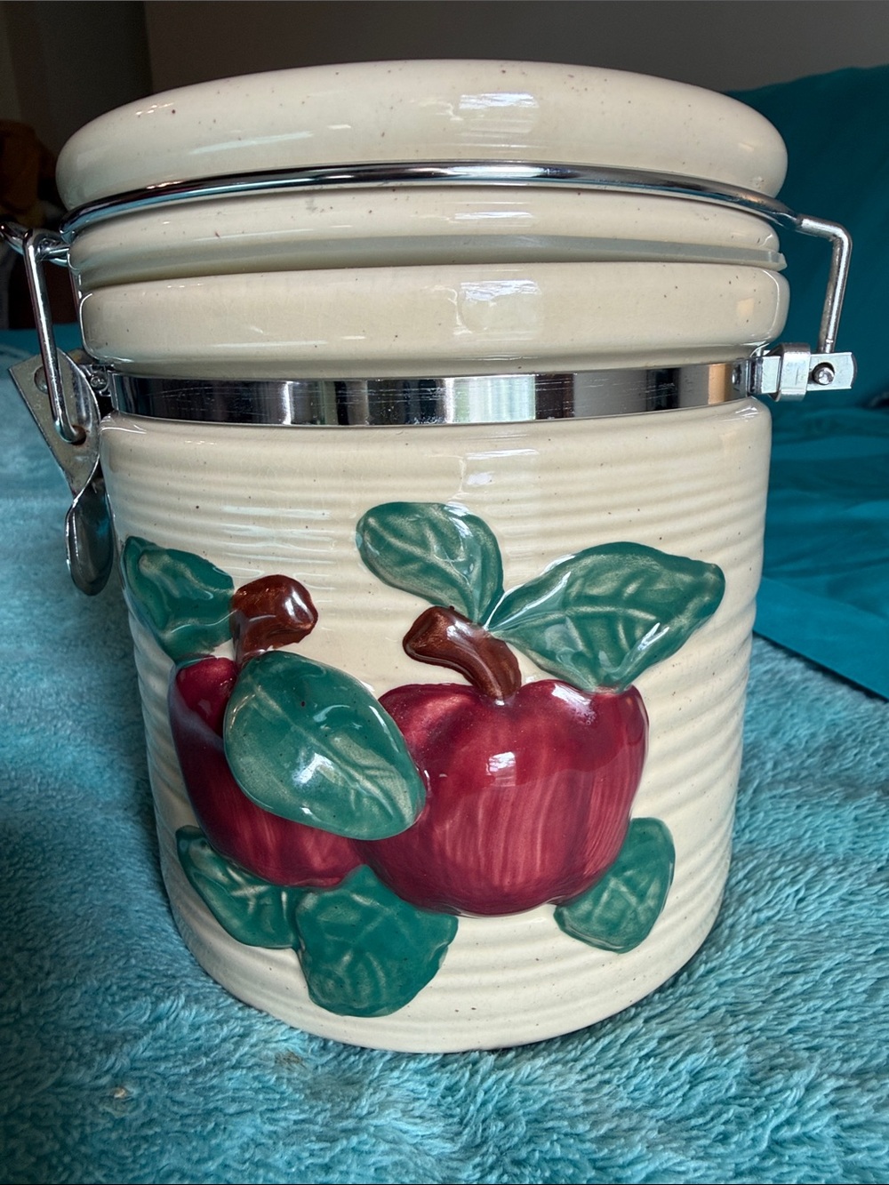 VTG Cracker Barrel Country Apple Ceramic Canister From 1990’s